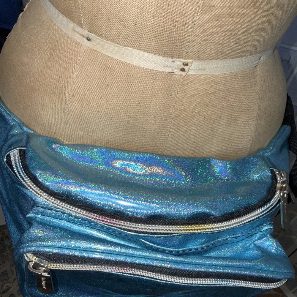SoJourner Holographic Fanny Pack Belt Bag Blue Purse 90's Metallic Zip Pockets